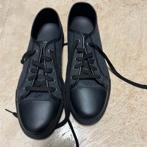 Authentic men’s Gucci Logo black sneakers